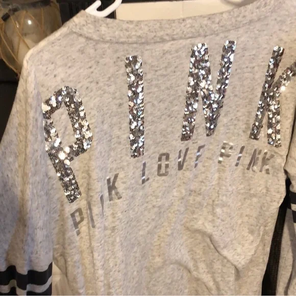 VS pink long sleeve shirt - Picture 3 of 5